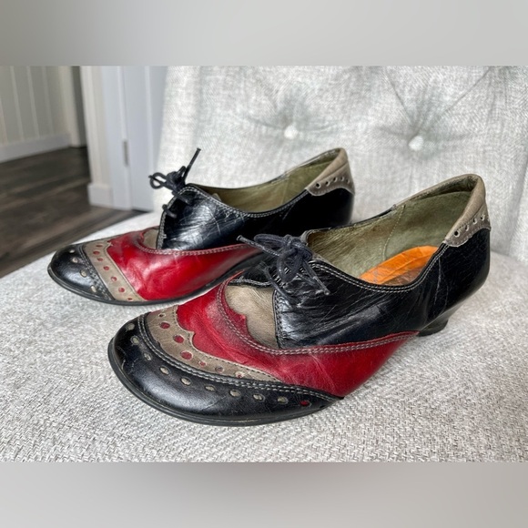Hispanitas Wedge Heels Rounded Toe Leather Red Black Mary Jane Size 36 US 6 - Picture 1 of 4